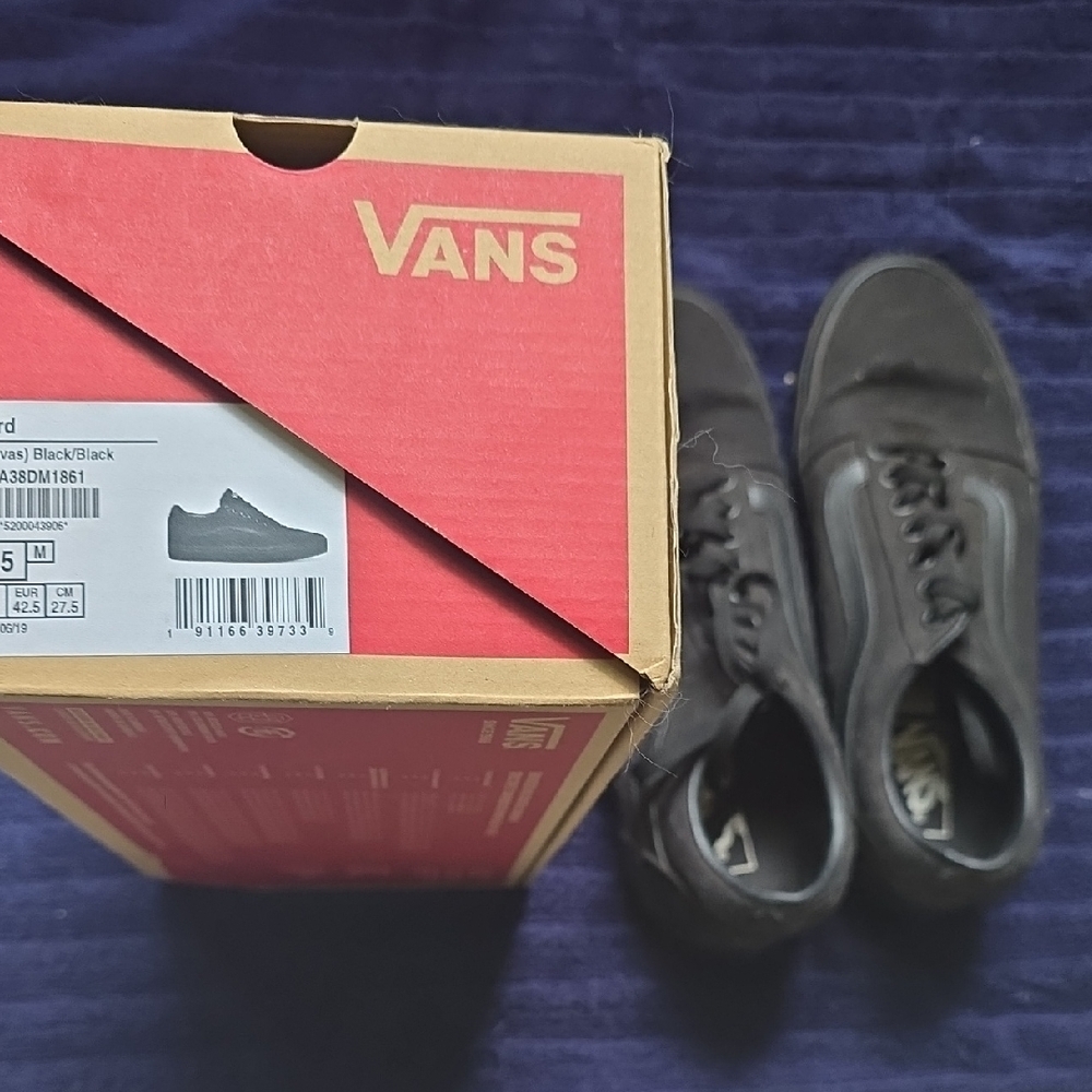 Vans Men's Black Classic Sneakers